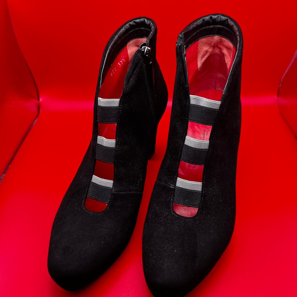 🍷Pas De Rouge booties - Made in Italy